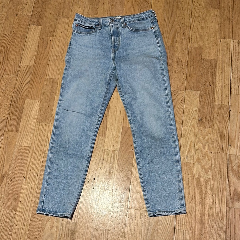 Levi Straight Leg Jeans with Light Wash